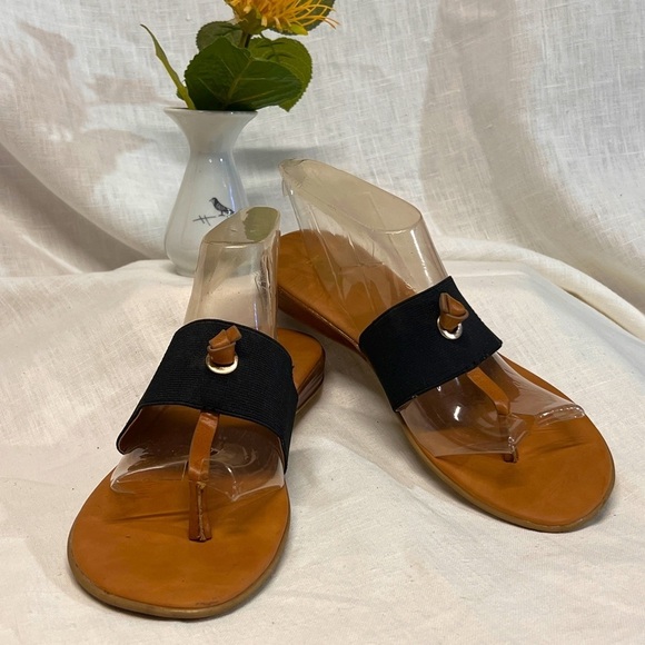 🛍️KENSIE Black and camel‎ thong sandals size 8. - Picture 1 of 8